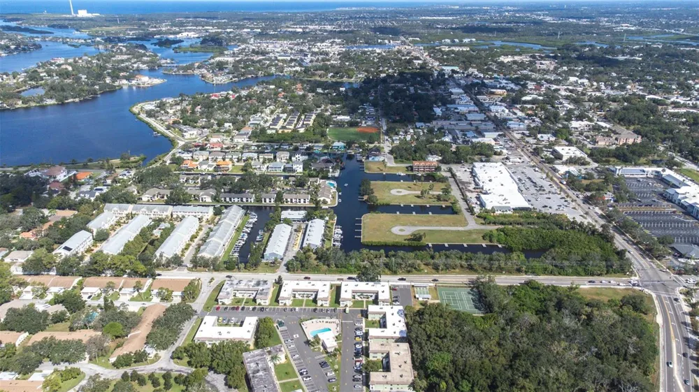 1250 S PINELLAS AVENUE #711 Tarpon Springs, FL 34689