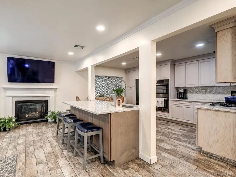 25 Village Cove Warwick, NY 10990