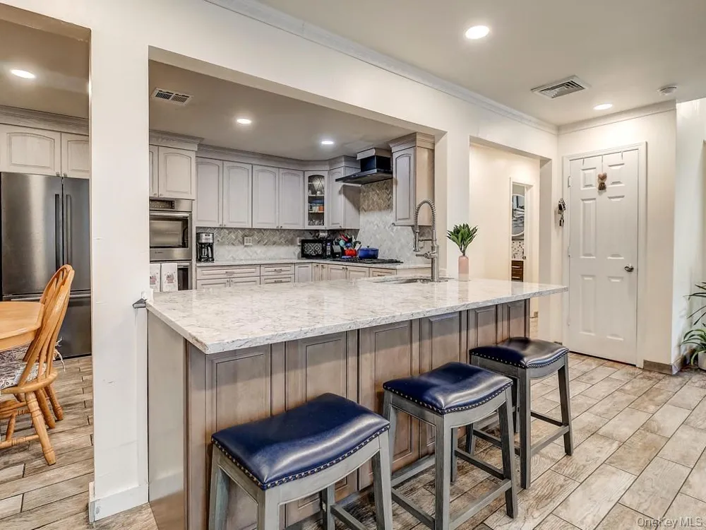 25 Village Cove Warwick, NY 10990