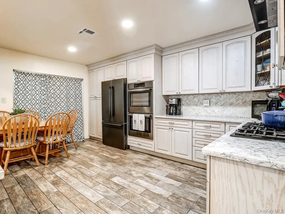 25 Village Cove Warwick, NY 10990