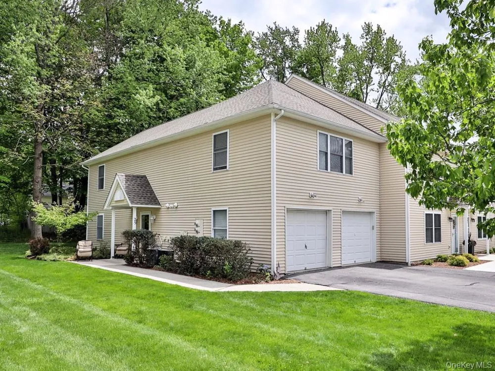 25 Village Cove Warwick, NY 10990