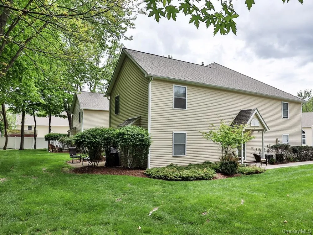 25 Village Cove Warwick, NY 10990