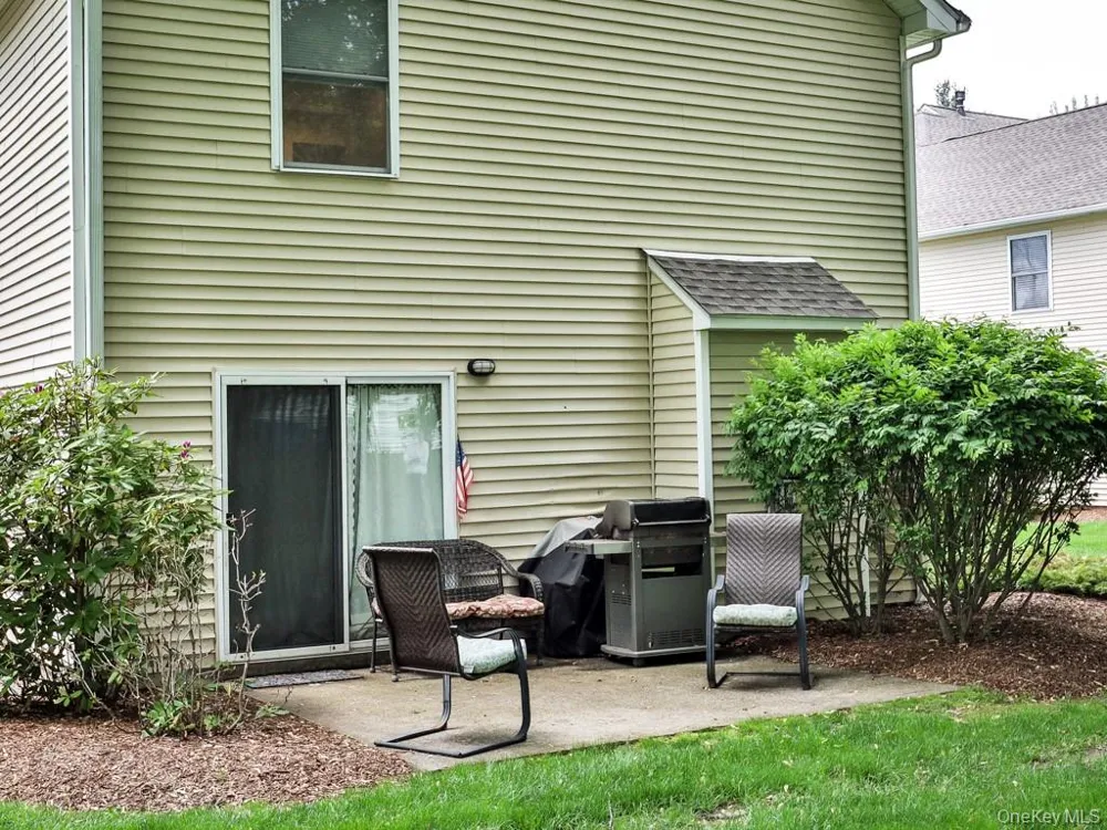 25 Village Cove Warwick, NY 10990