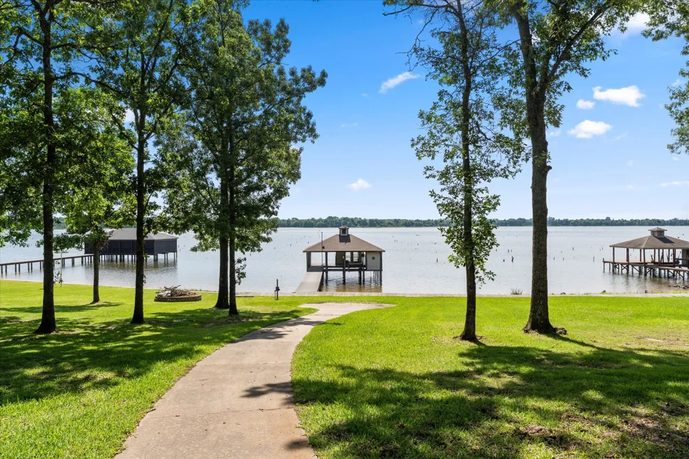1222 Private Road 5980 Yantis, TX 75497