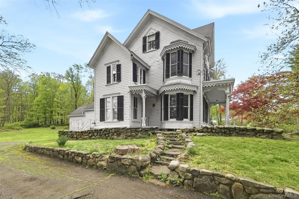 15 Ladentown Road Pomona, NY 10970