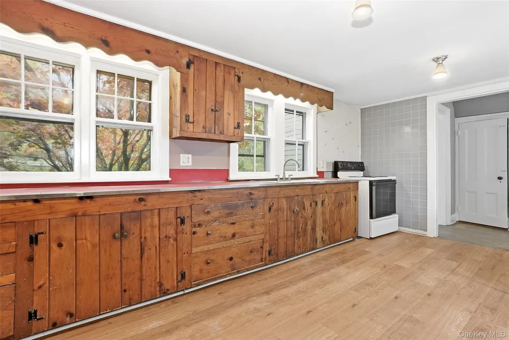 15 Ladentown Road Pomona, NY 10970