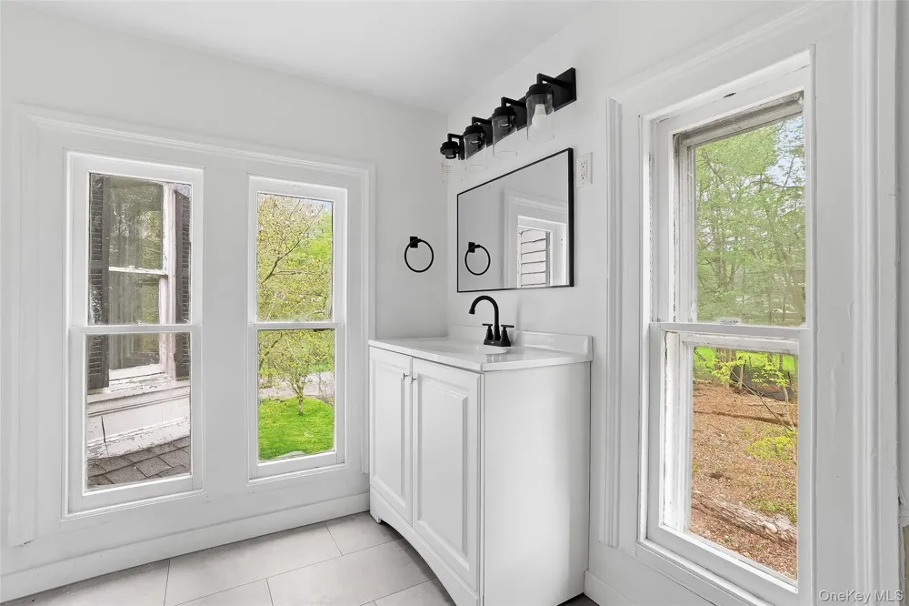 15 Ladentown Road Pomona, NY 10970