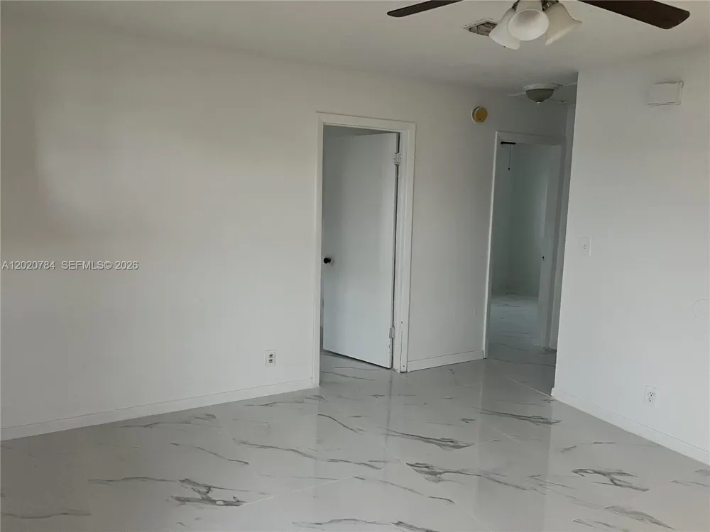 4809 SW 25th St West Park, FL 33023