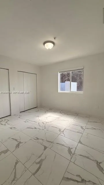811 E 52nd St #101 Hialeah, FL 33013