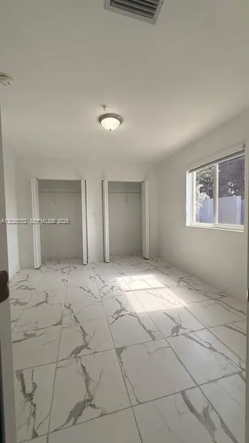 811 E 52nd St #101 Hialeah, FL 33013