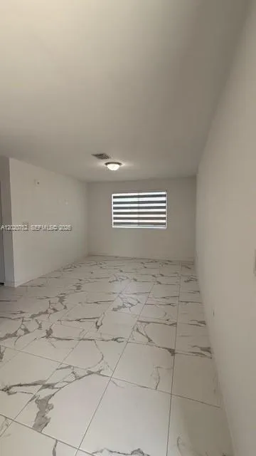 811 E 52nd St #101 Hialeah, FL 33013