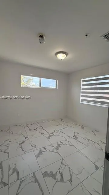 811 E 52nd St #101 Hialeah, FL 33013