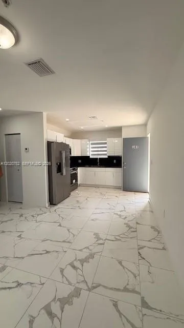 811 E 52nd St #101 Hialeah, FL 33013