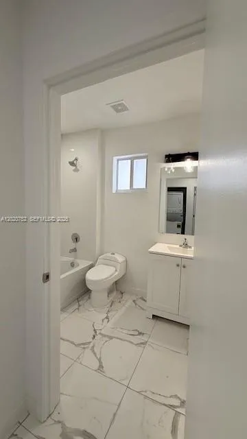 811 E 52nd St #101 Hialeah, FL 33013