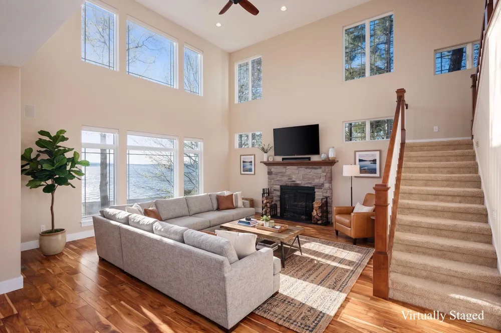 6860 Peninsula Drive Peninsula Township, MI 49686