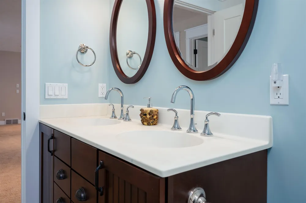 6860 Peninsula Drive Peninsula Township, MI 49686