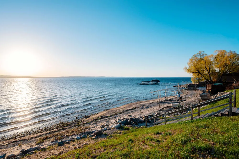 6860 Peninsula Drive Peninsula Township, MI 49686