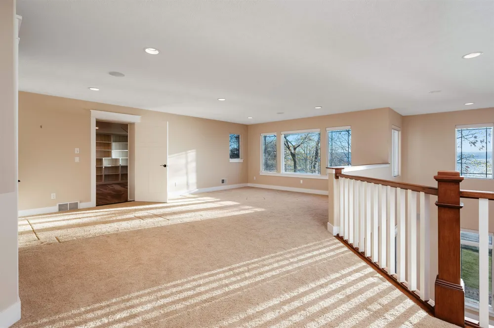 6860 Peninsula Drive Peninsula Township, MI 49686