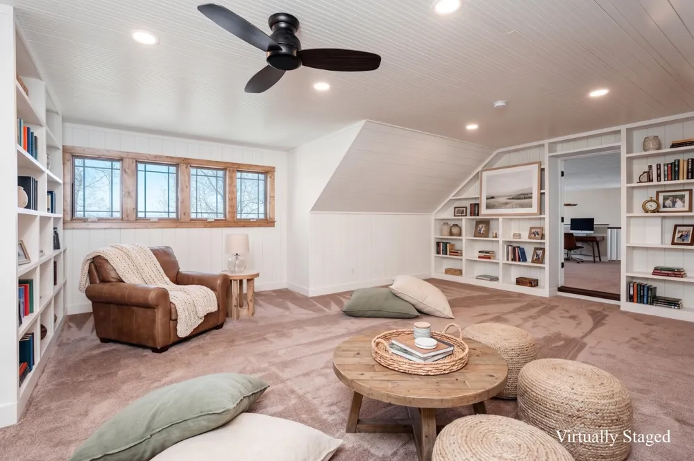 6860 Peninsula Drive Peninsula Township, MI 49686