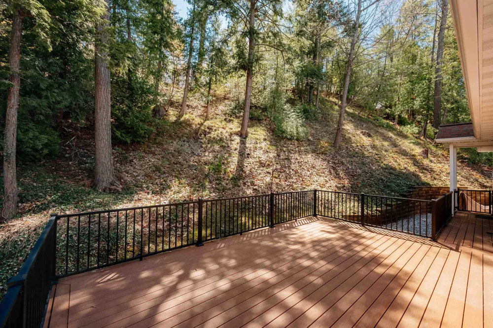6860 Peninsula Drive Peninsula Township, MI 49686