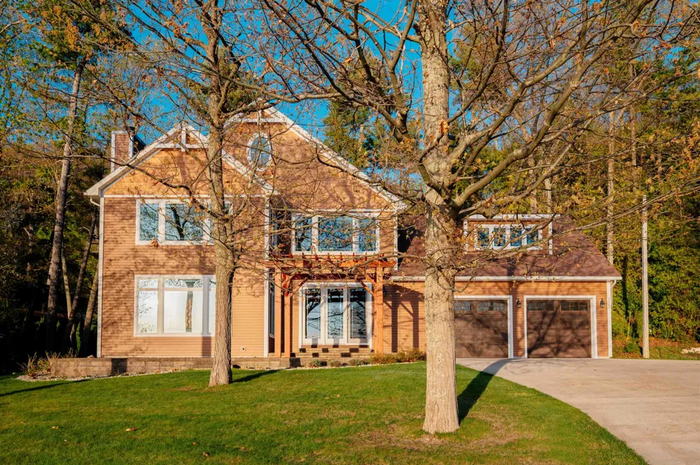 6860 Peninsula Drive Peninsula Township, MI 49686