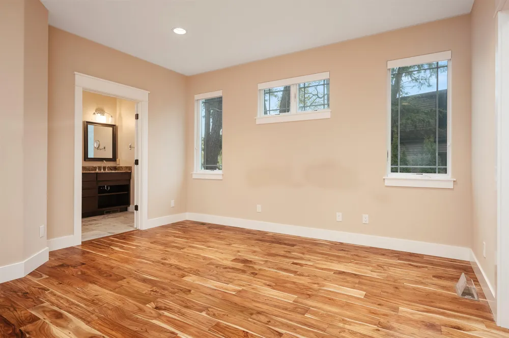 6860 Peninsula Drive Peninsula Township, MI 49686