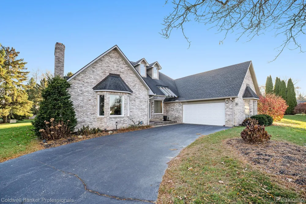 3972 Chevron Drive Highland Charter Township, MI 48356
