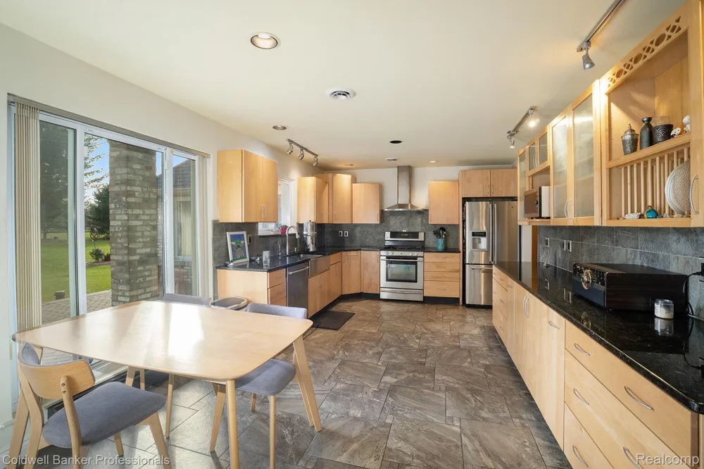 3972 Chevron Drive Highland Charter Township, MI 48356