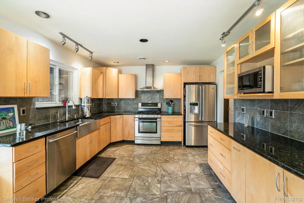 3972 Chevron Drive Highland Charter Township, MI 48356