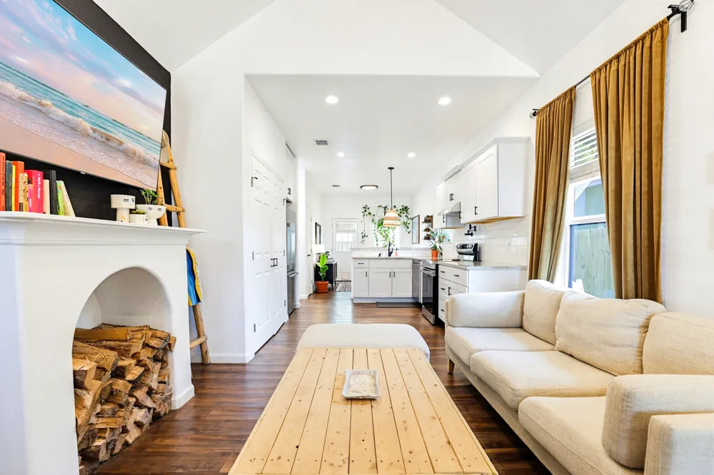 303 Pine Avenue Luling, TX 78648
