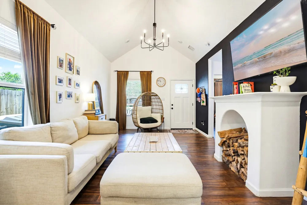 303 Pine Avenue Luling, TX 78648