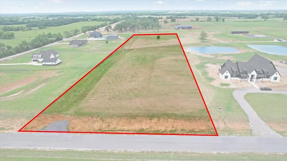913 Club Lake Road Whitesboro, TX 76273
