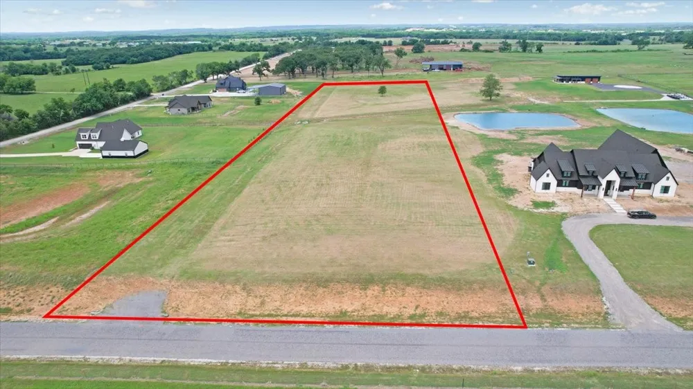 913 Club Lake Road Whitesboro, TX 76273