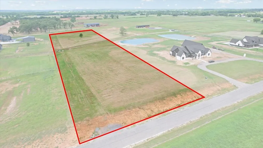 913 Club Lake Road Whitesboro, TX 76273