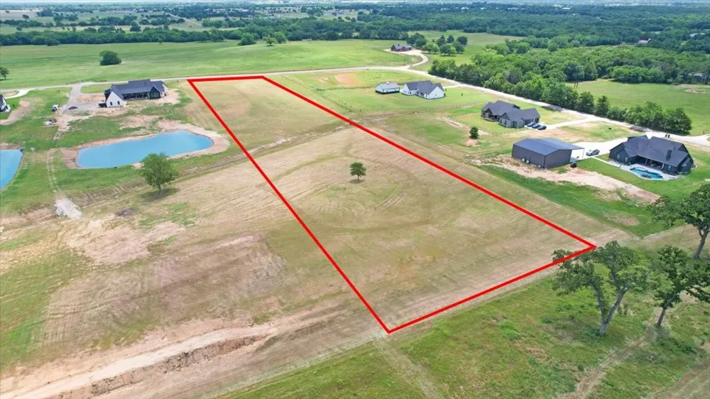 913 Club Lake Road Whitesboro, TX 76273