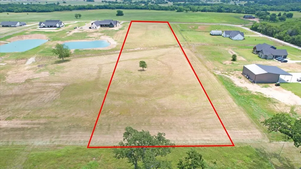 913 Club Lake Road Whitesboro, TX 76273