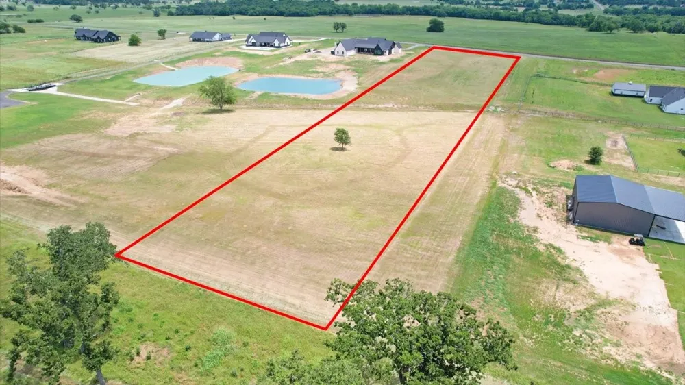 913 Club Lake Road Whitesboro, TX 76273