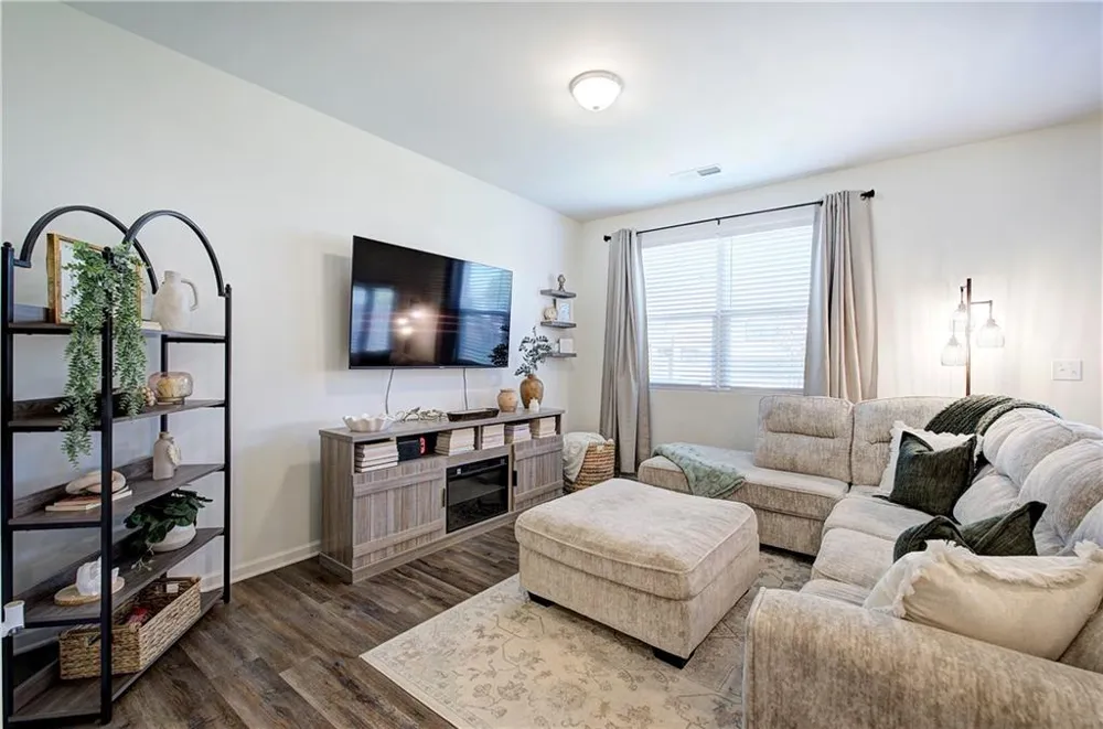 208 Grand Central Way Cartersville, GA 30120