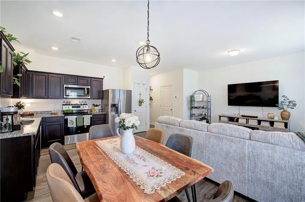 208 Grand Central Way Cartersville, GA 30120