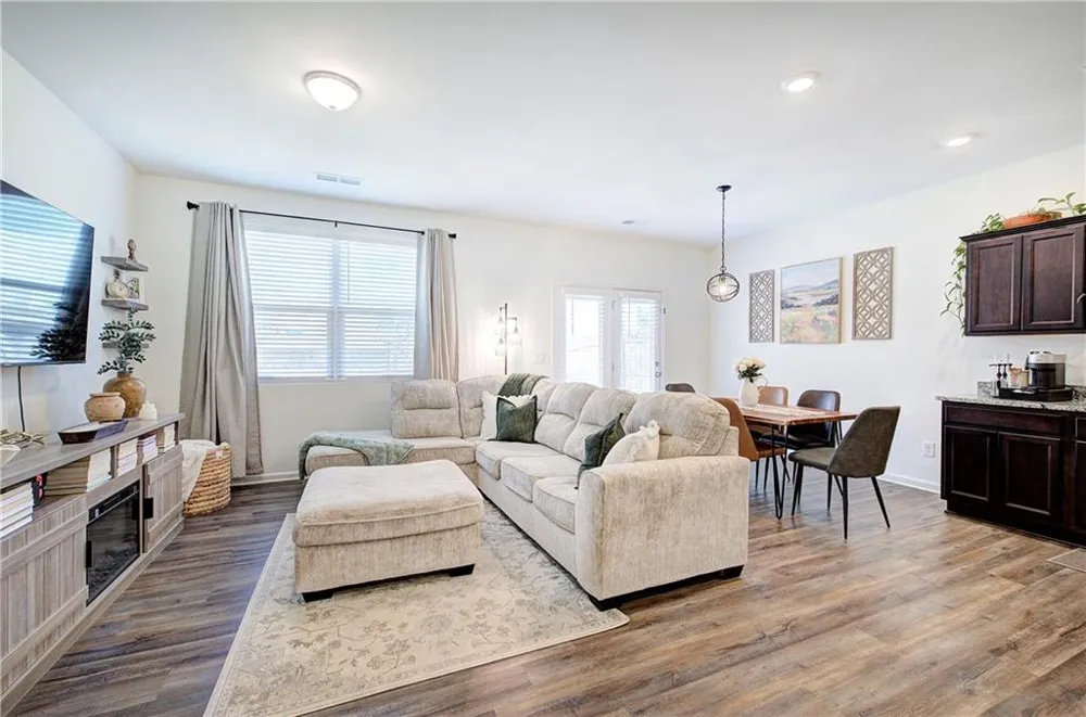 208 Grand Central Way Cartersville, GA 30120
