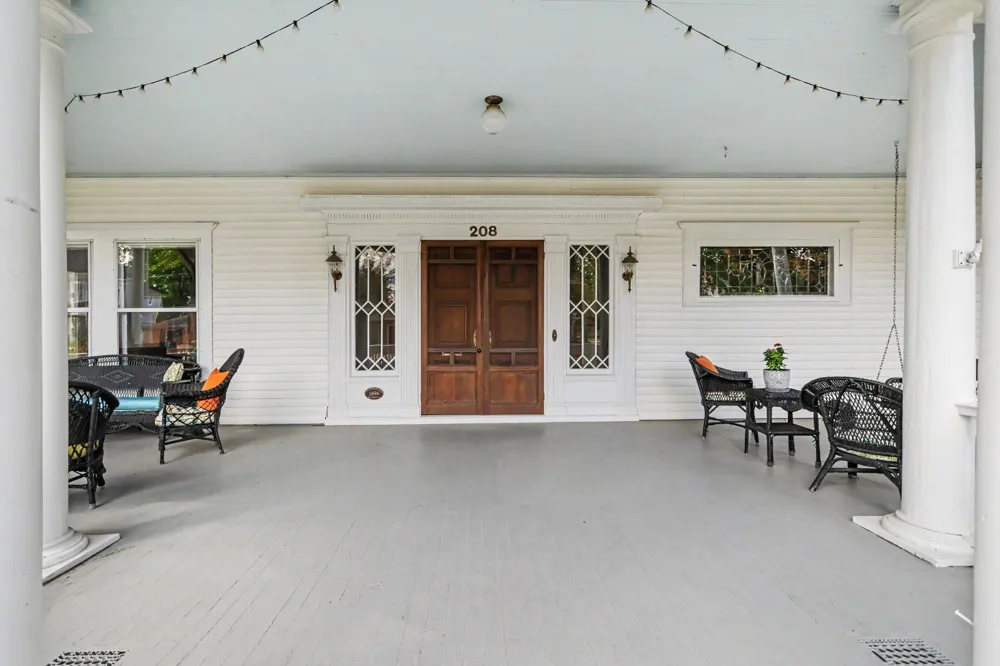 208 W Prospect Street Marshall, MI 49068