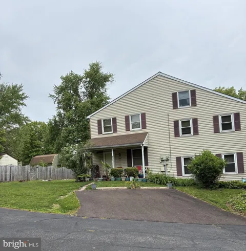 513 HICKORY LANE