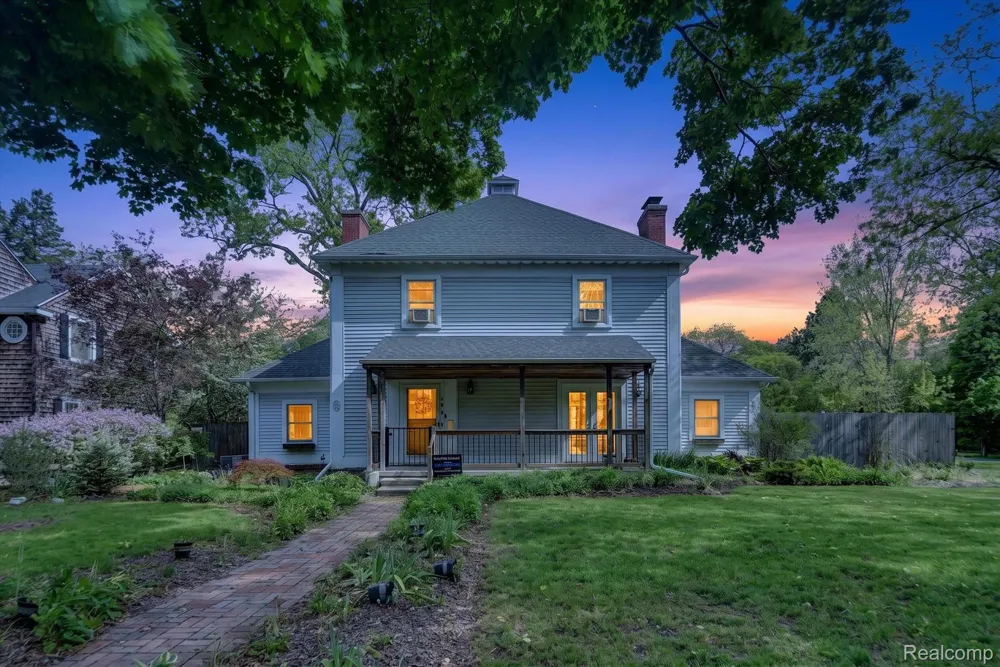 1404 Harvard Road East Lansing City, MI 48823