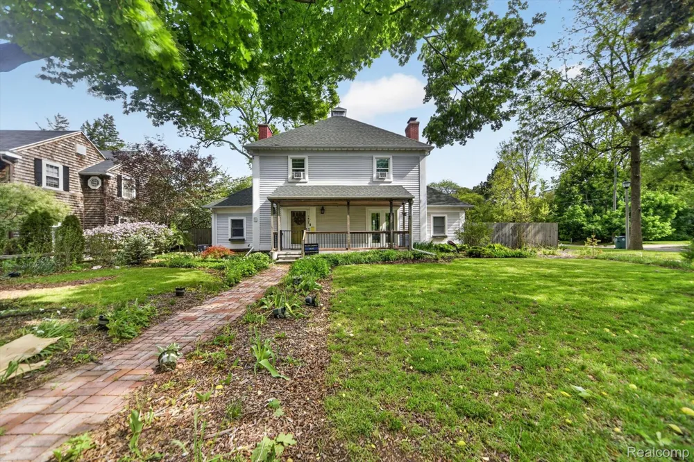 1404 Harvard Road East Lansing City, MI 48823