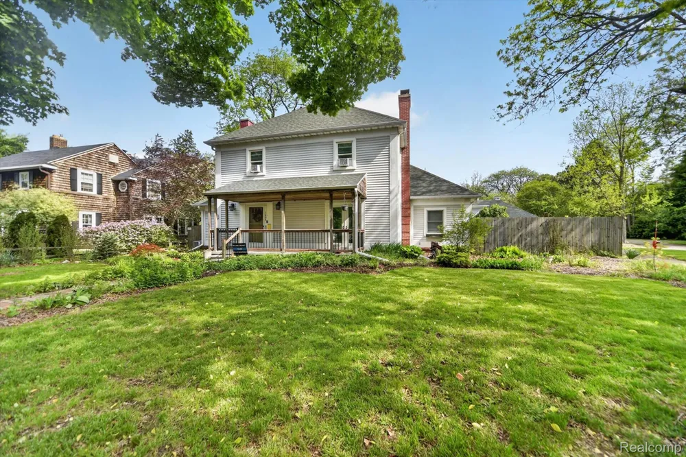 1404 Harvard Road East Lansing City, MI 48823