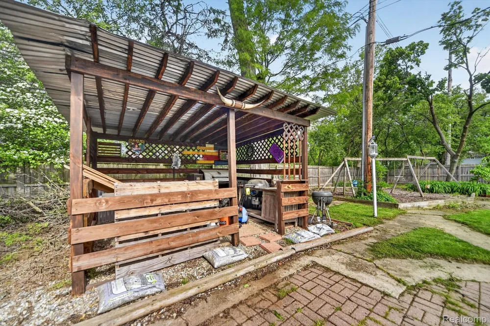 1404 Harvard Road East Lansing City, MI 48823