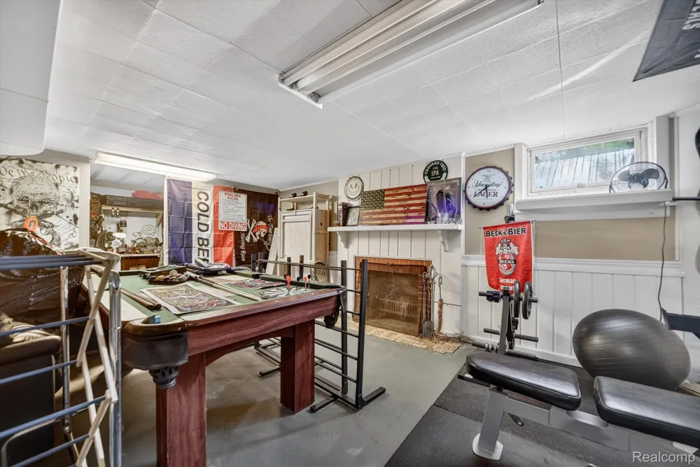 1404 Harvard Road East Lansing City, MI 48823