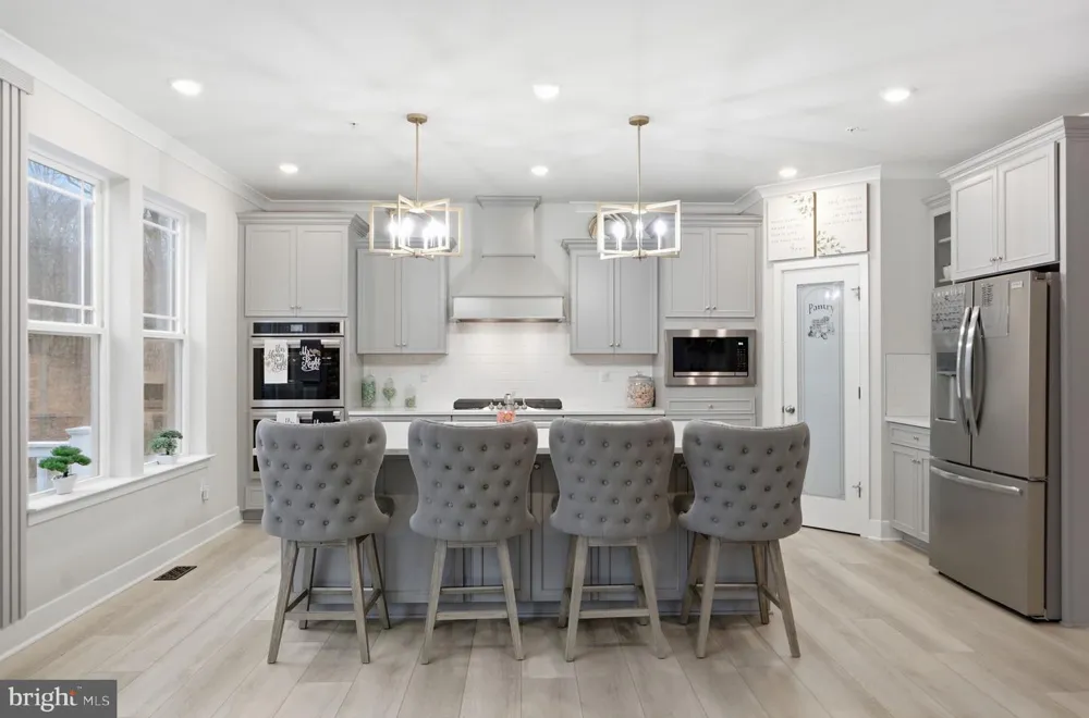 11101 APPLECROSS COURT White Plains, MD 20695