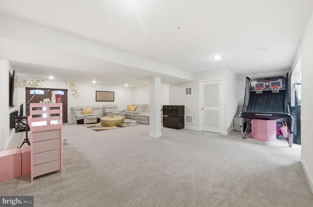 11101 APPLECROSS COURT White Plains, MD 20695