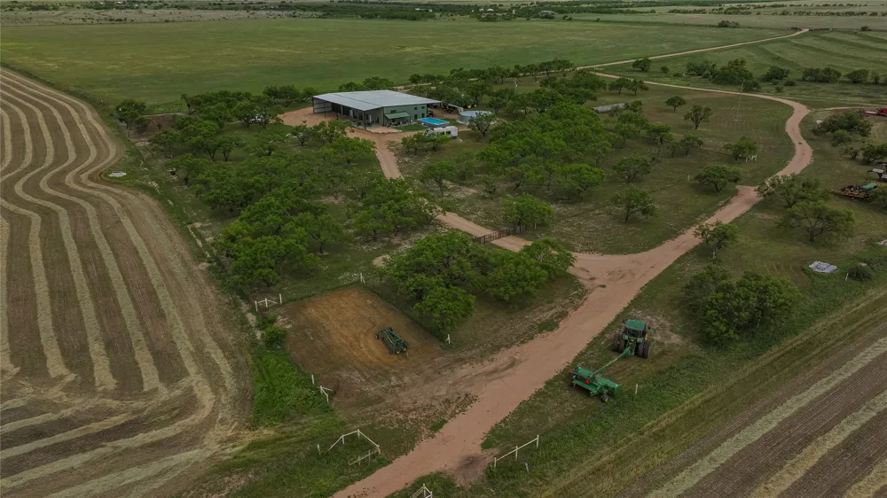1250 County Rd 419 Rochelle, TX 76872